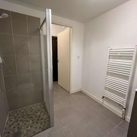 2 Pieces Lr340-d101 Apartament *