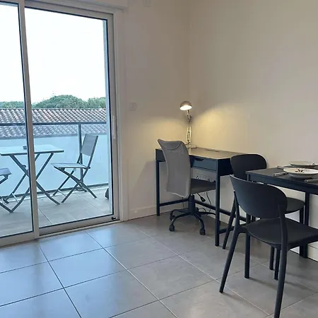 2 Pieces Lr340-d101 Apartament *